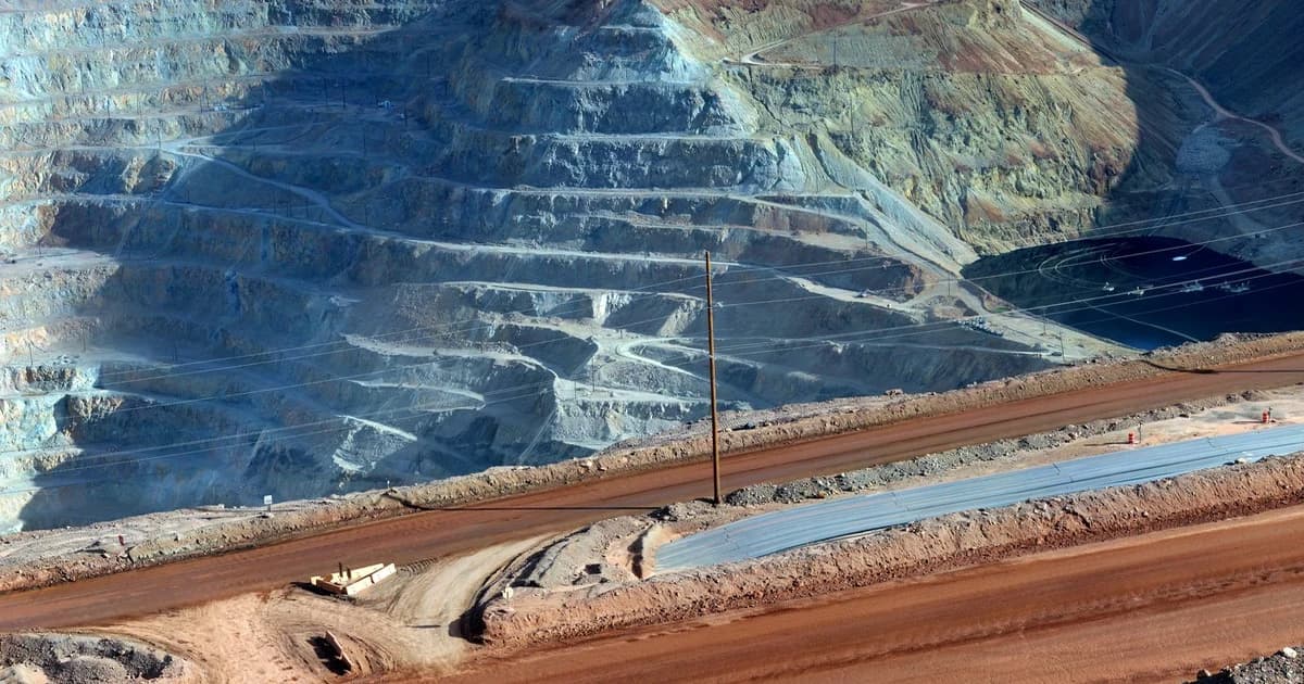 Efecto de la Radiación UV Solar y el Ozono en Cables de Minas a Cielo Abierto: Desierto y Gran Altitud