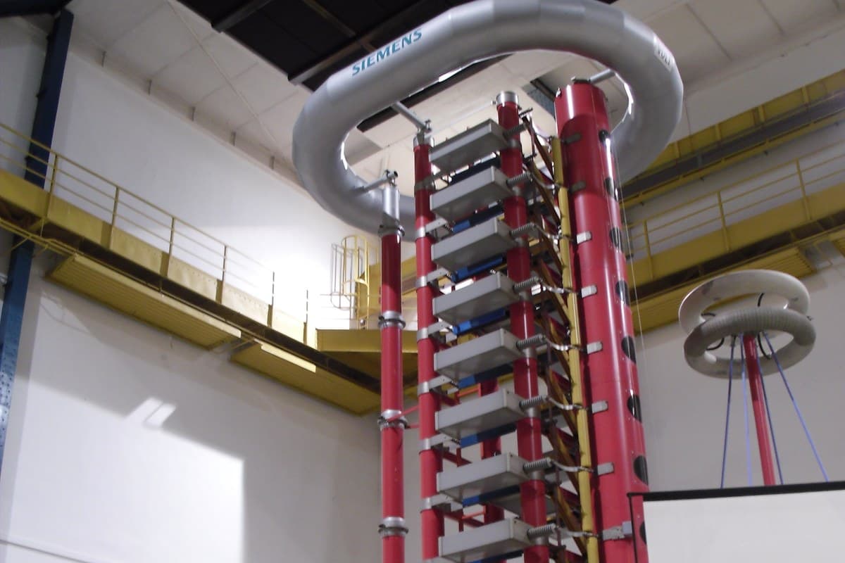 Instalaciones de laboratorio de alta tensión para ensayos dieléctricos y certificación de cables mineros