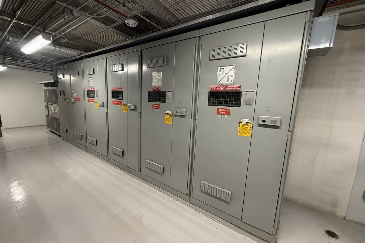 Subestación móvil y celda de switchgear de 4.16 kV para minería con relevadores de protección de falla a tierra